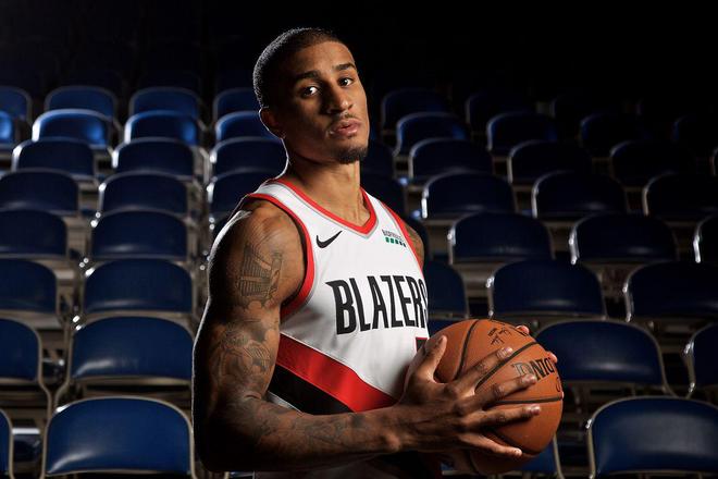 明了他对年 明了他对年