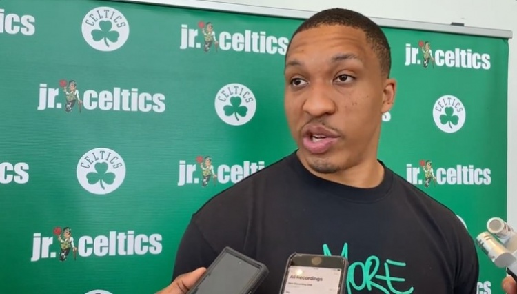 角色锚定 角色锚定